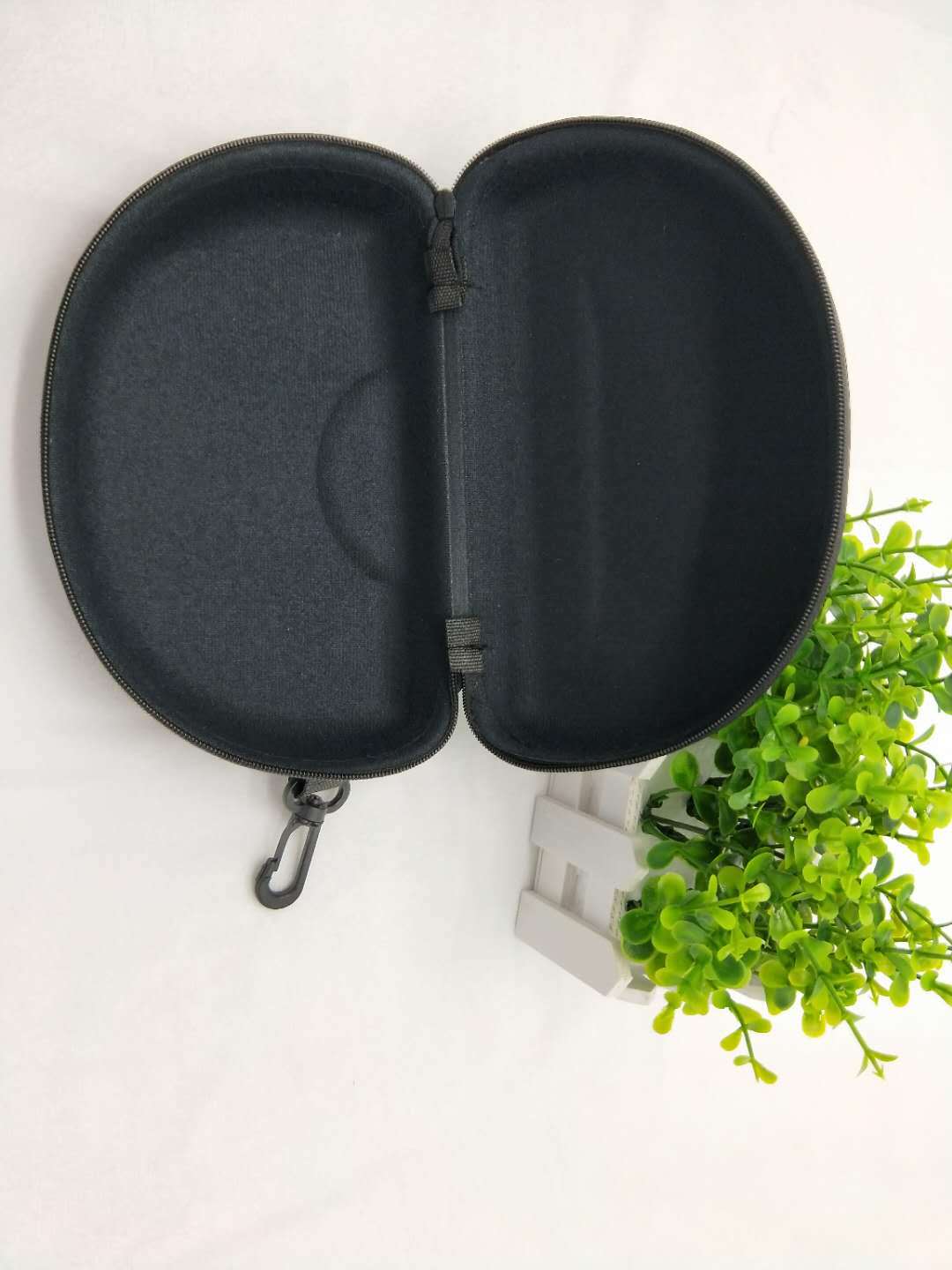 VR Wear Resistant Waterproof Zipper Eyewear Case