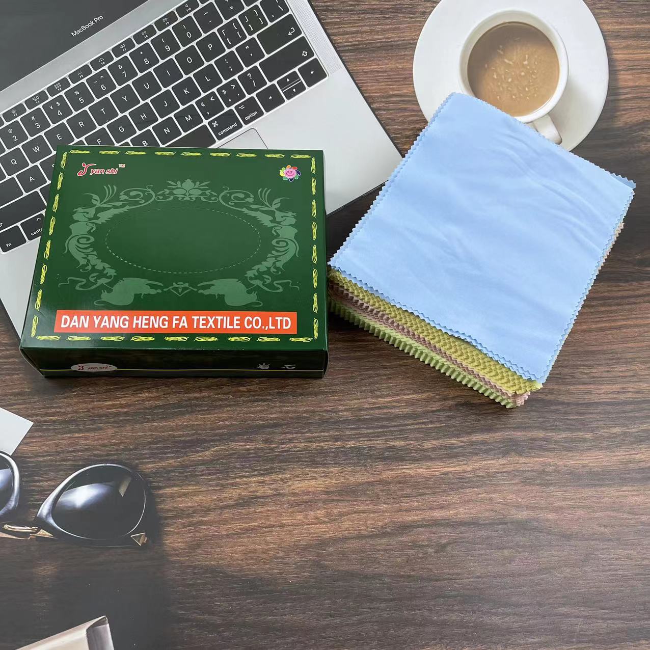 Microfiber eyeglass cleaning cloth